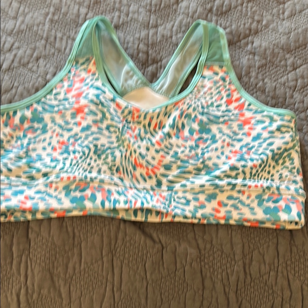 Like Nee Women's Multicolor Sports Bra
Size XL Pads are missing
